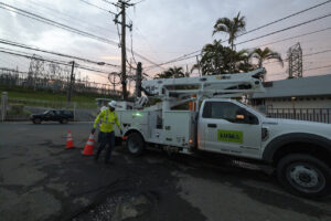 Unos 250,000 abonados de la red eléctrica en Puerto Rico se quedan sin luz