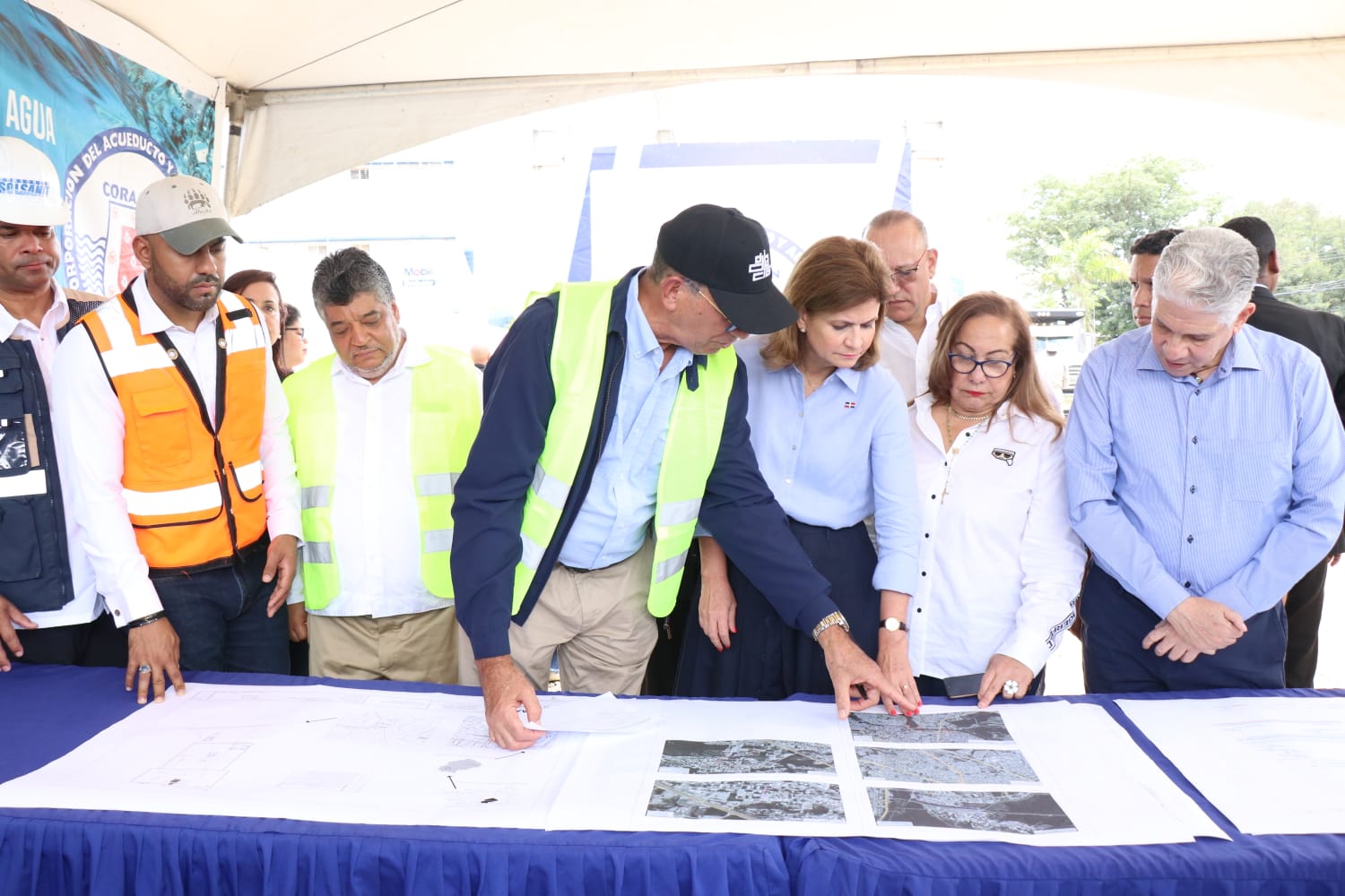 Vicepresidenta destaca sustitución colector aguas residuales avenida 27 de Febrero aumentará capacidad de recolección----