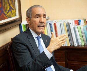 Abinader debe seguir 4 años más en el poder, aseguró García Fermín en acto de juramentación