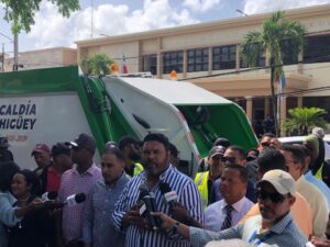 Alcaldía de Higüey adquiere nuevos camiones compactadores