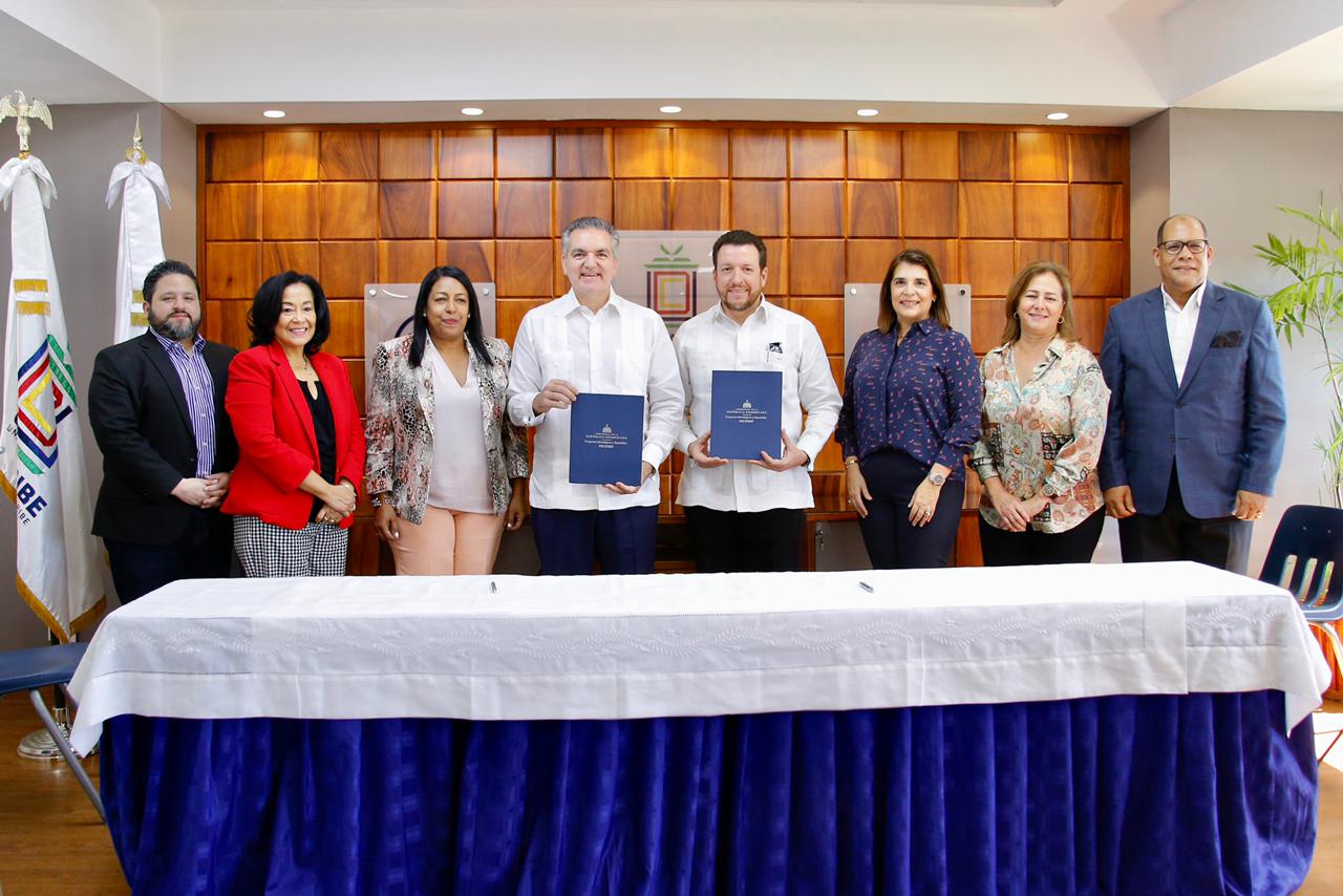 Propeep otorgará 30 becas para estudios municipales de grado y posgrado en Unicaribe