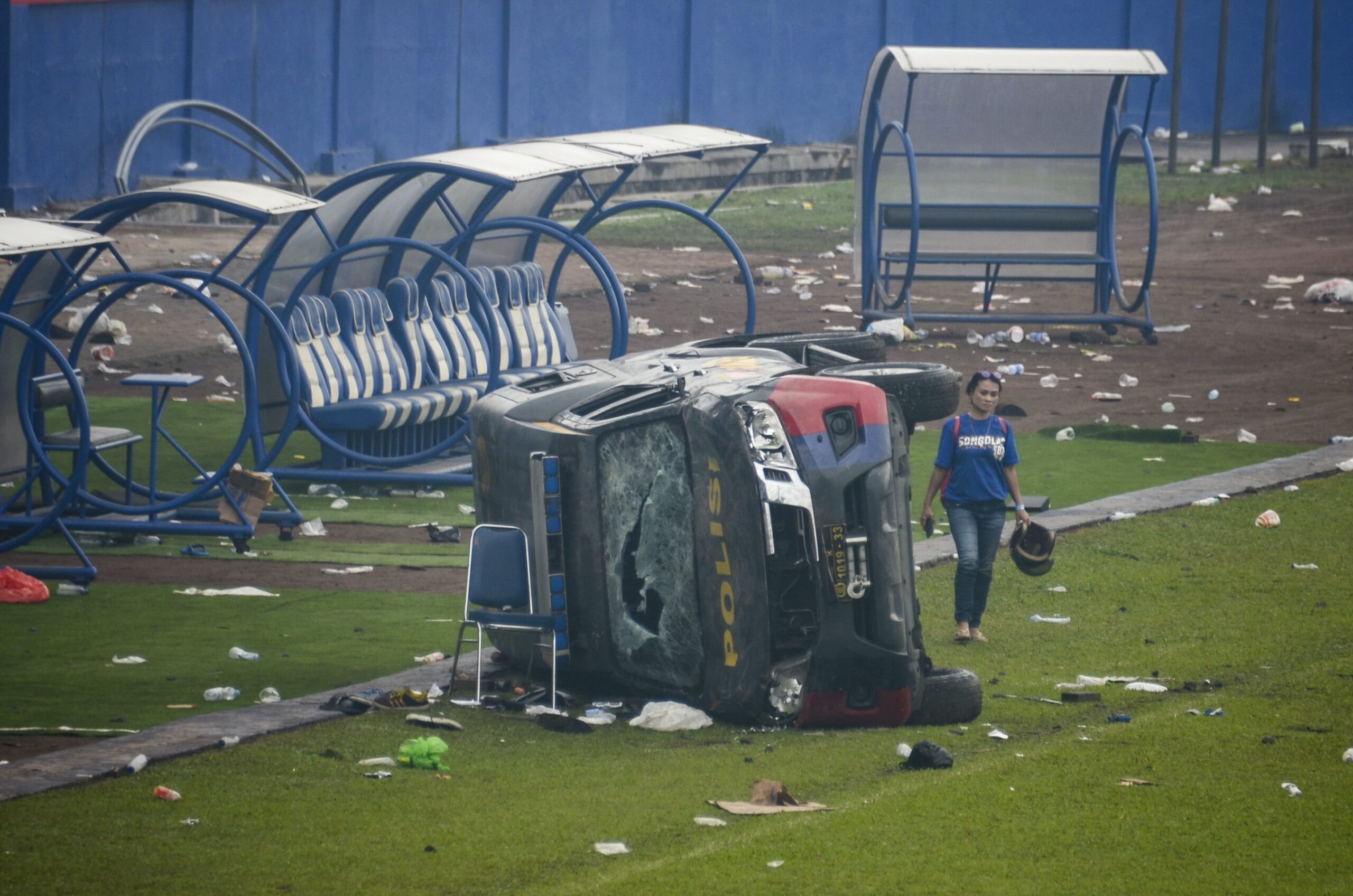 Indonesia demolerá el estadio de fútbol donde una estampida dejó más de 130 muertos