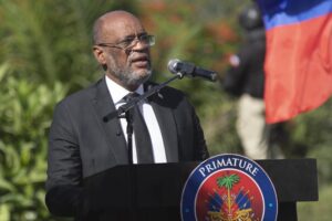 Primer ministro haitiano destituye a 3 altos funcionarios 