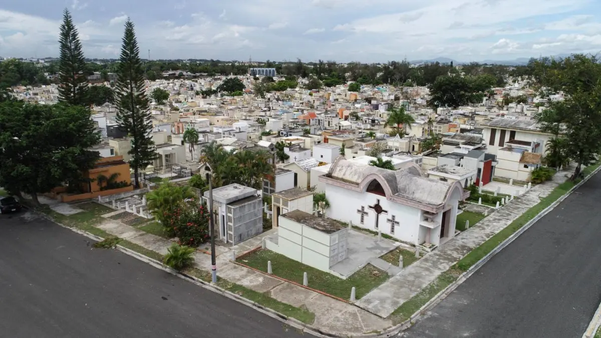 Visitantes cementerios destacan organización y limpieza