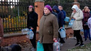 Ucrania reanuda suministro de agua y luz tras ataque masivo de Rusia 