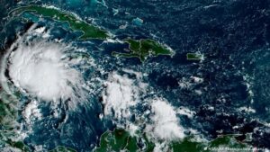 Centroamérica alerta por avance de tormenta tropical Lisa
