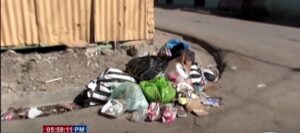 Cúmulo de basura afecta a moradores de La Bombita de Azua  