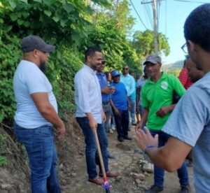 Alcalde de Las Terrenas deja iniciado reconstrucción de aceras y contenes en Hoyo Cacao