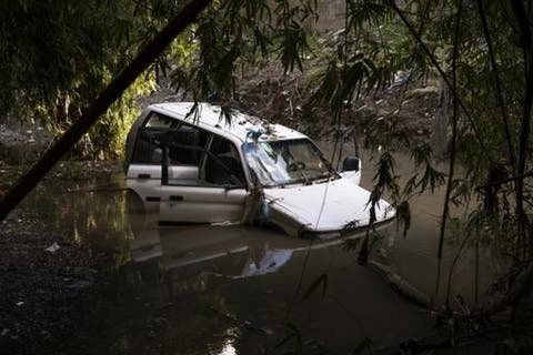 Gobierno otorgará bono a dueños de vehículos inundados