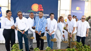 Ministerio de Turismo inicia remozamiento malecón San Pedro de Macorís