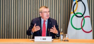 Presidente del COI defiende neutralidad política ante el G20