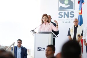 Vicepresidenta Raquel Peña deja iniciado trabajos de ampliación Hospital de Cabrera