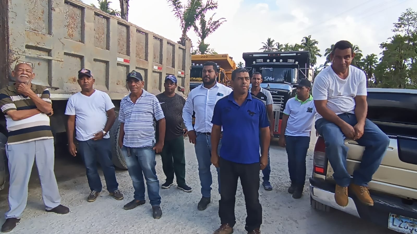 Camioneros protestan contra Medio Ambiente en Samaná