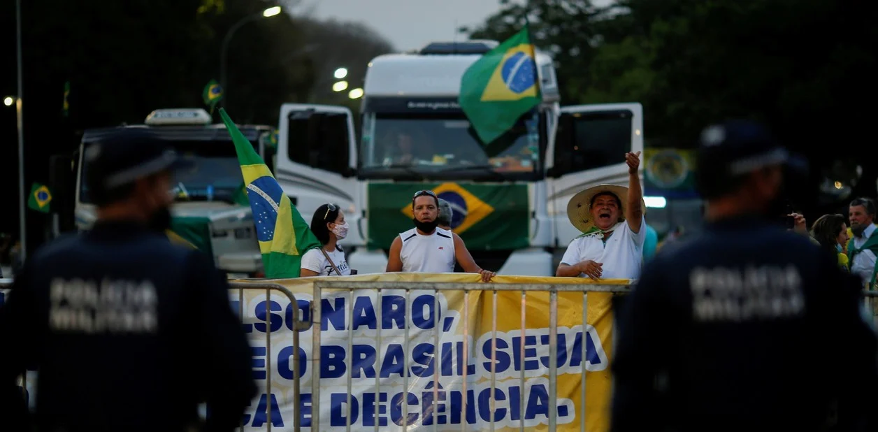 Tensión por los bloqueos en Brasil: la Procuraduría pidió despejar las carreteras y reforzaron la seguridad en Brasilia