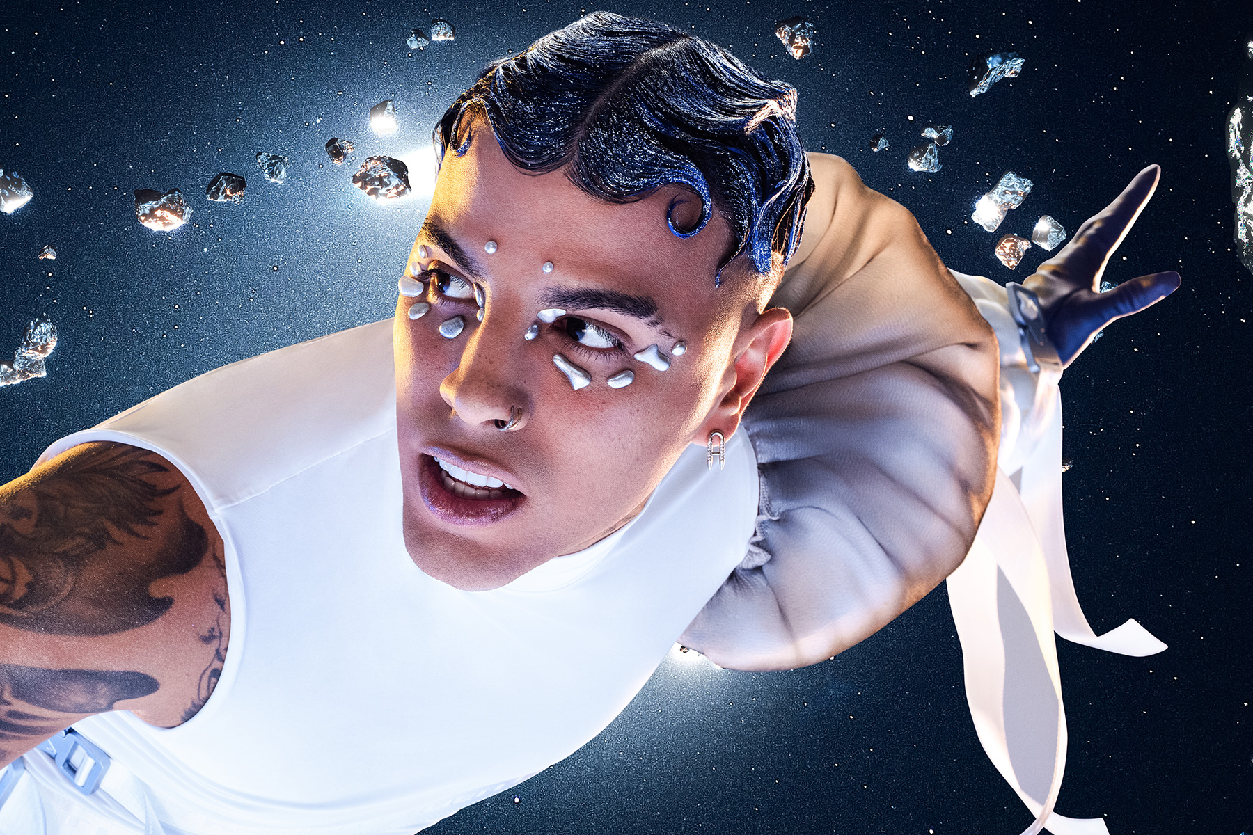 Rauw Alejandro presenta 'Saturno', su disco inspirado en los 90