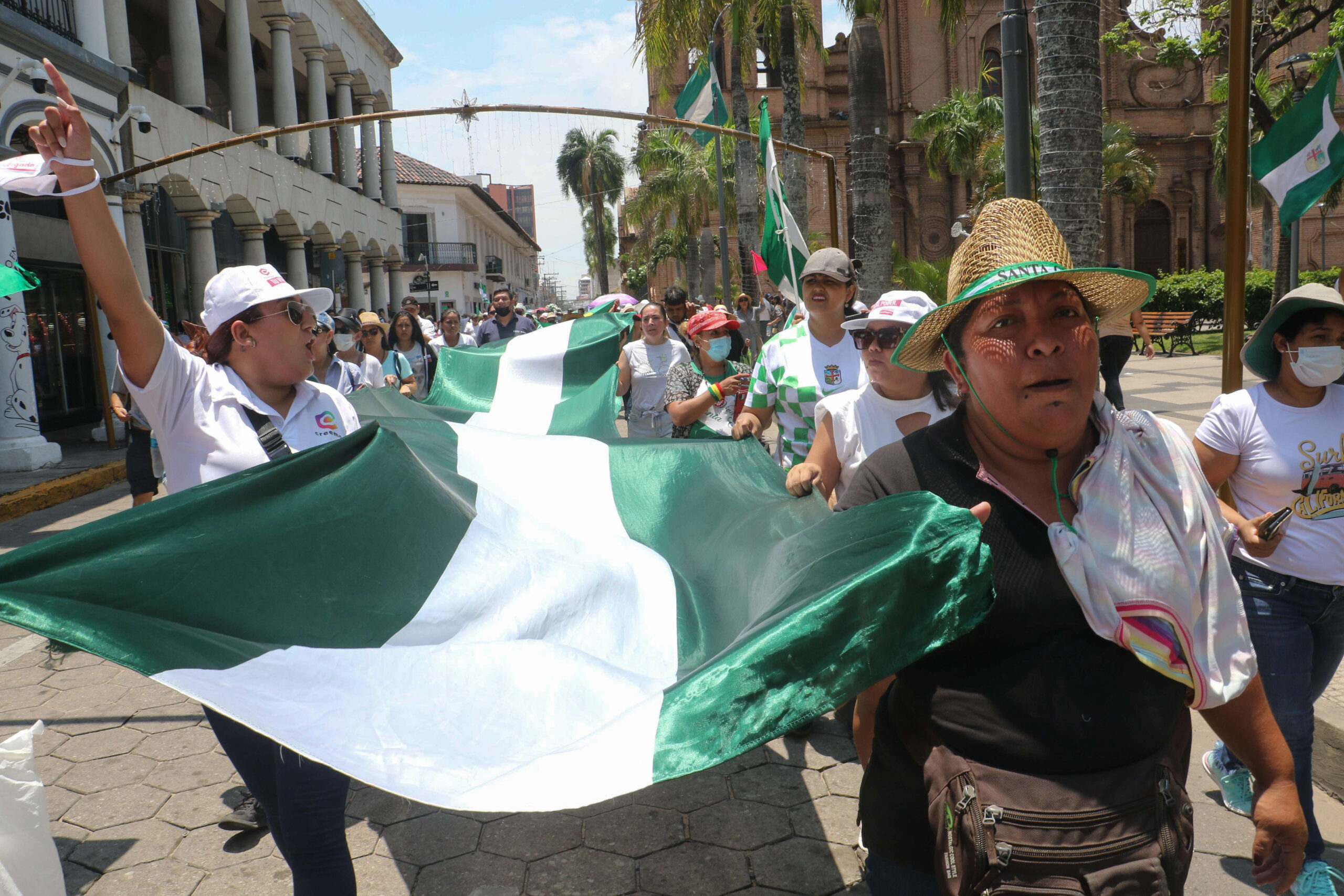 Partidarios de gobernador boliviano marchan para conseguir su liberación