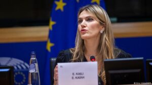 Suspenden a vicepresidenta del Parlamento Europeo detenida por corrupción 