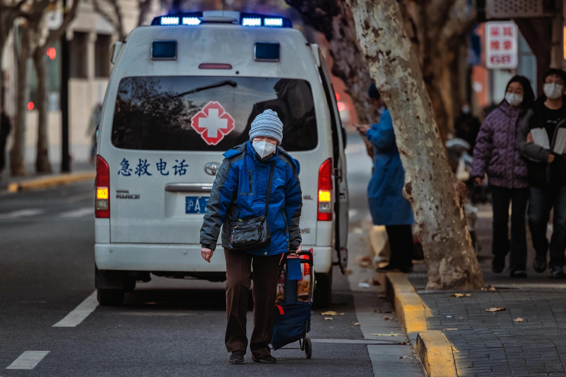 China informa de sus primeras muertes por covid tras levantar las restricciones
