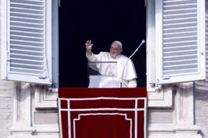 El papa Francisco pide la paz en Perú y el 