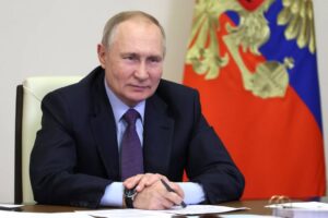 Putin firma ley contra “propaganda” LGBT