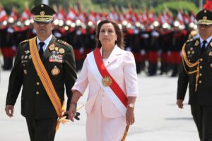 Perú: Dina Boluarte cambiará primer ministro para calmar protestas