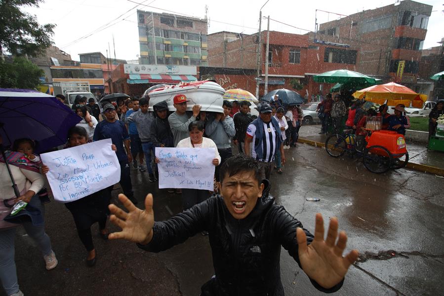 Perú dicta toque de queda en provincia donde murieron 9 personas