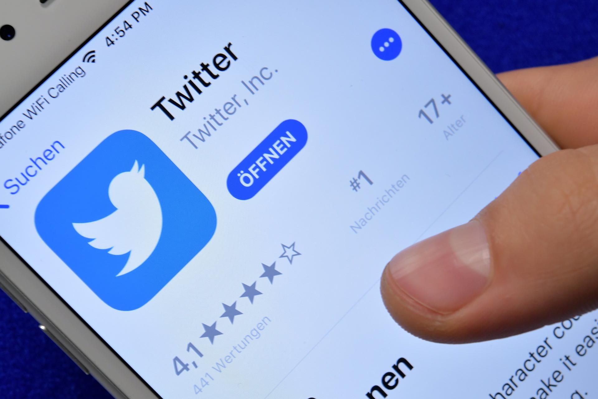 Twitter anuncia que prohíbe los enlaces a las redes sociales de la competencia