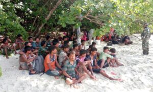 Un segundo barco con rohinyás llega a Indonesia en medio de crisis migratoria
