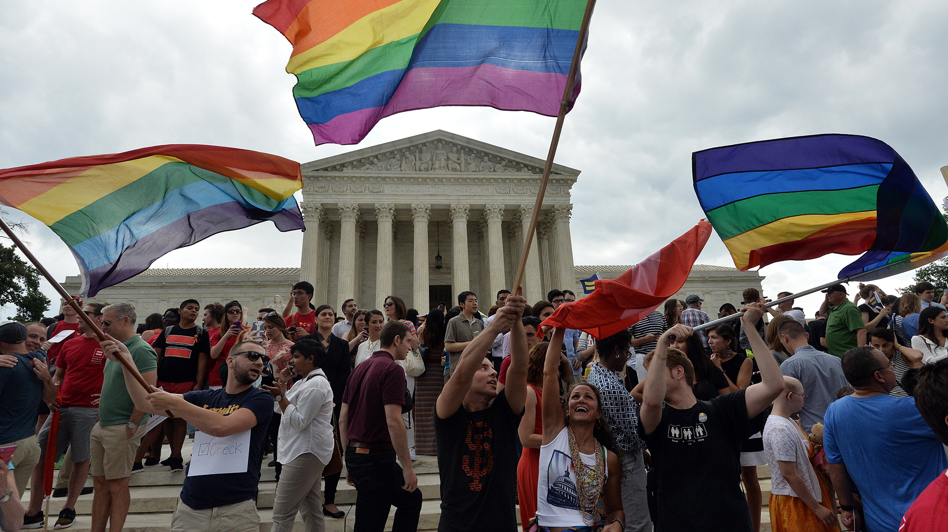 Congreso de EE.UU. aprueba ley que protege matrimonios gay
