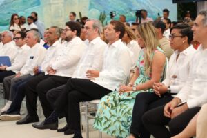 Presidente Abinader inaugura varias actividades en Montecristi