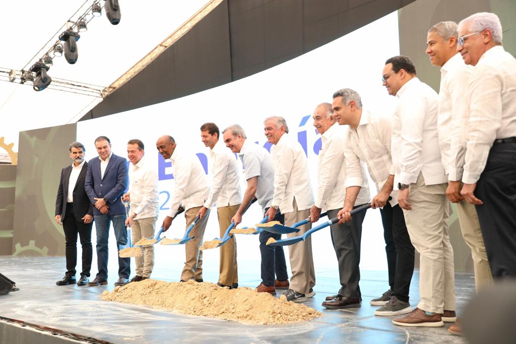 Abinader deja iniciada la construcción de Central de Generación Termoeléctrica en Montecristi