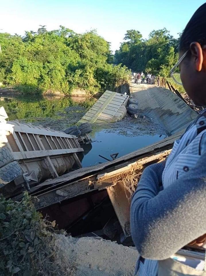 Colapsa puente en San Pedro de Macorís
