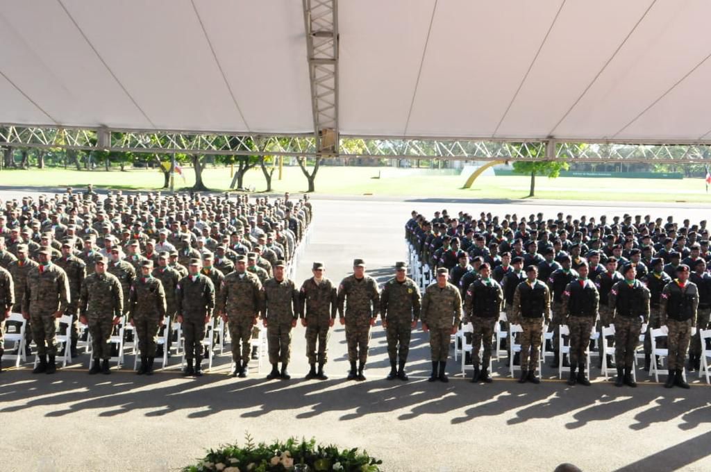 Ejército realiza graduación de conscriptos y estudiantes de las Escuelas de la DGECEM
