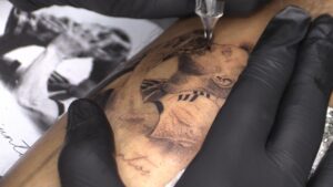 La fiebre por los tatuajes con la cara de Messi escala sin control