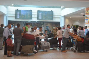 Celebran Día del Dominicano en el exterior con llegada de cientos de viajeros 