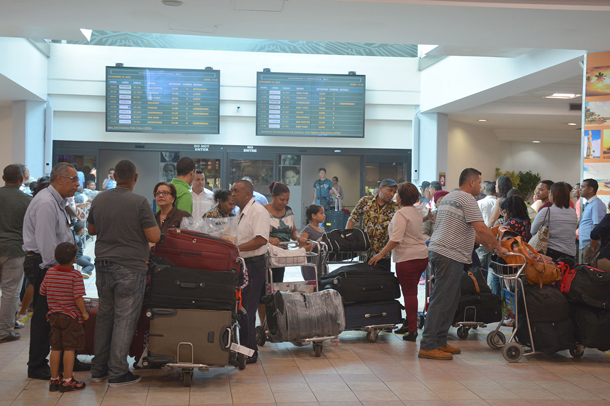 Celebran Día del Dominicano en el exterior con llegada de cientos de viajeros