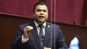 Tobías Crespo acusa a la Cámara de Diputados y al Gobierno de campaña difamatoria en su contra 