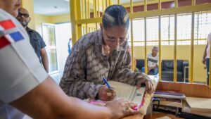 Tokischa acribe carta para reclusas cárcel Najayo
