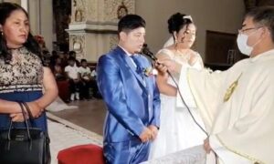 En medio de una boda, un hombre asegura que ha sido obligado a casarse