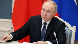 Putin ordena tregua de 36 horas en Ucrania; Kiev la rechaza 