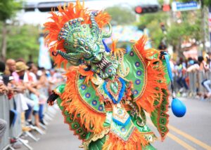 Mr. TOURS presenta el tour oficial del Carnaval Vegano