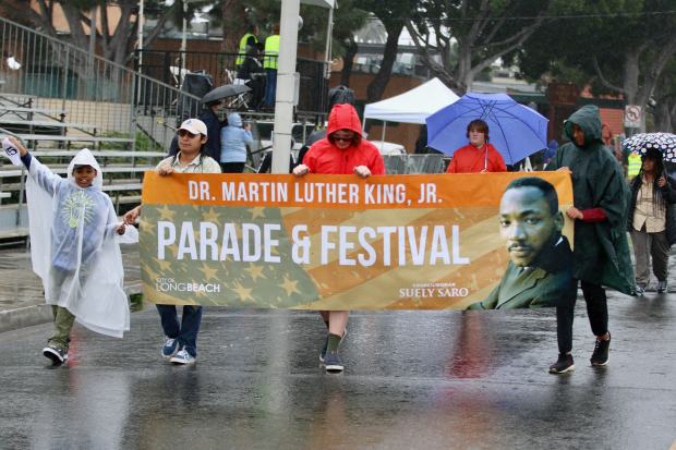 Con desfiles y misa en catedral se celebra el Día de Martin Luther King Jr