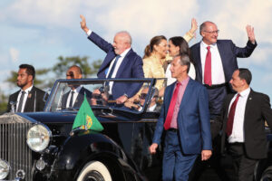Lula da el primer paso para revocar polémicas medidas dictadas por Bolsonaro