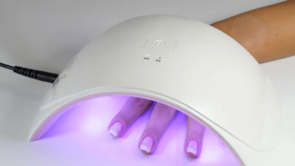 Secadores de esmalte de uñas UV pueden dañar el ADN de nuestras manos, según estudio