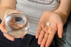 Nueva York ofrecerá píldoras abortivas gratuitas a partir de mañana
