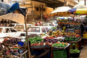 ProConsumidor supervisa precios productos canasta básica en el mercado de la Duarte