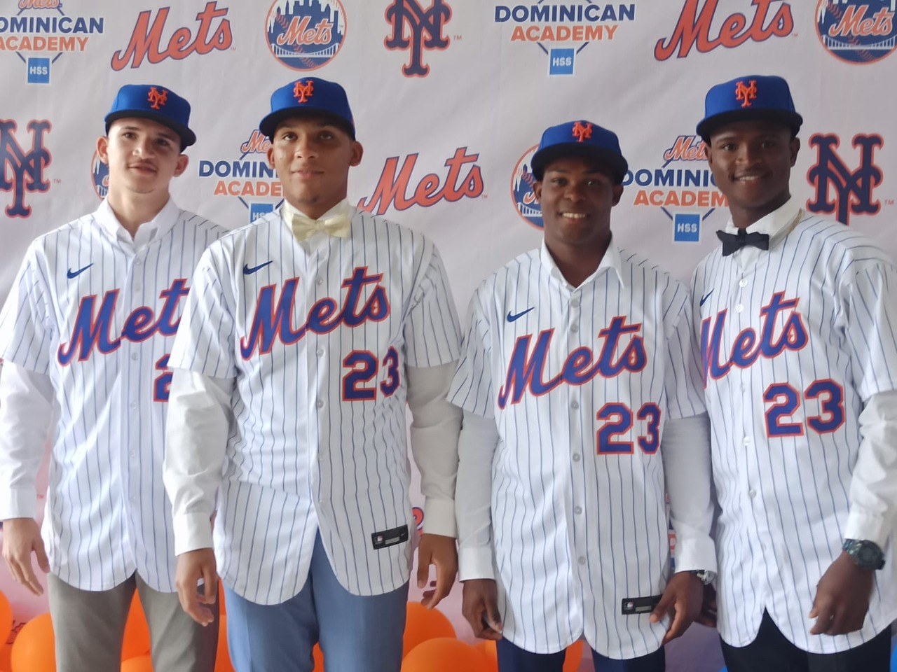 Prospectos de los Mets firman con bonos millonarios