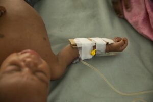 Salud Pública continúa con los operativos para evitar más casos de cólera en barrios de la capital