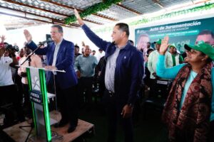 Regidor con más votado del PRM en Maimón es juramentado en la Fuerza del Pueblo