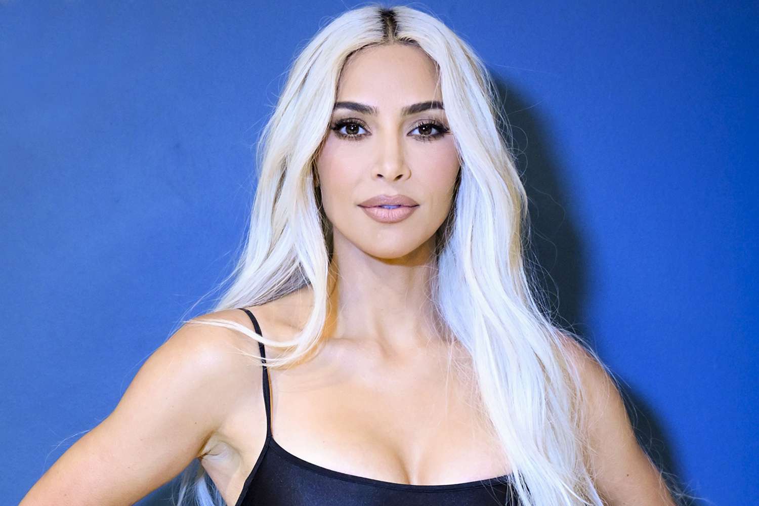 Kim Kardashian revela su cabello natural a través de TikTok